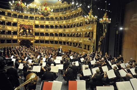 Un Concerto Inaspettato: Wanda's Triumphante Ritorno sulla Scena Italiana!